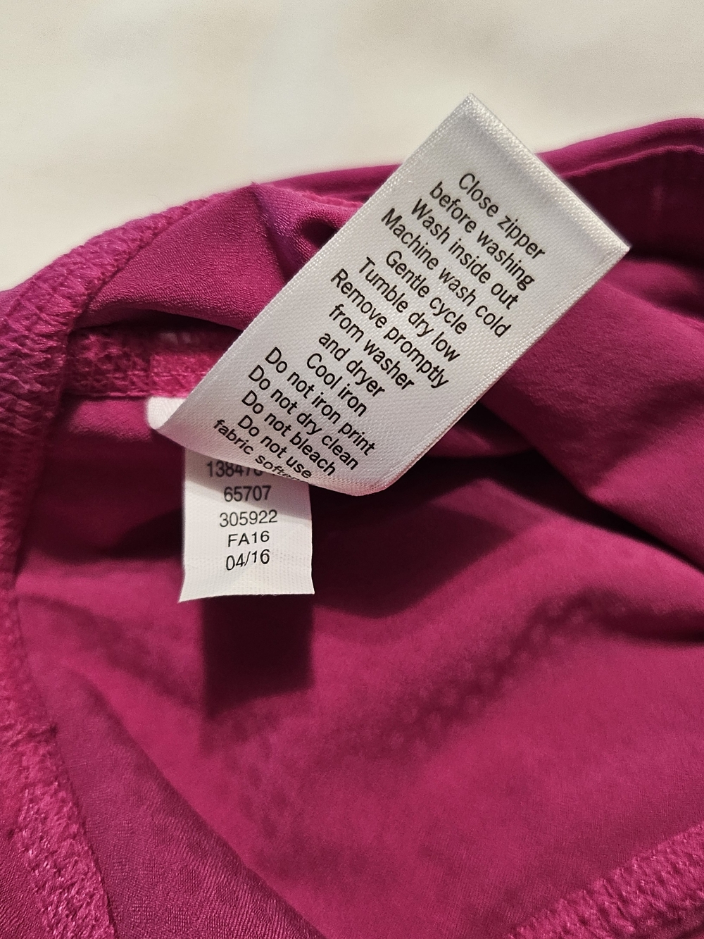 Athleta Dobby Be Free Knickers Magenta Cinch Performance Workout Capri Leggings - Picture 7 of 9
